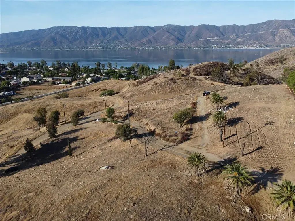 1 Hill, Lake Elsinore