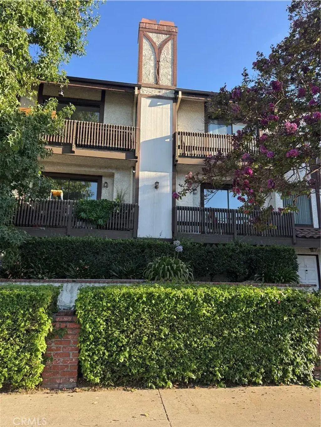 11542 Burbank Boulevard 8, Los Angeles