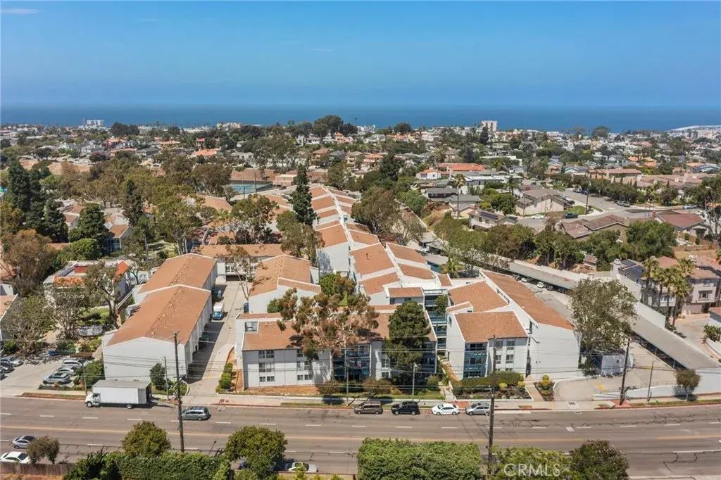 611 S Prospect Avenue 103, Redondo Beach