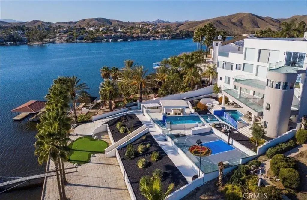 22250 San Joaquin Drive West, Canyon Lake