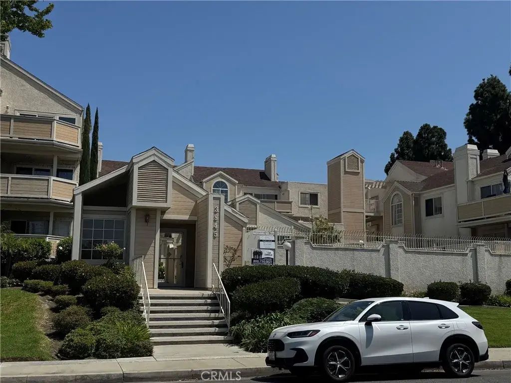 3845 Farquhar, Los Alamitos