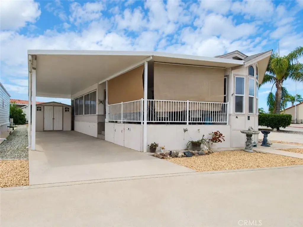 1295 S Cawston Avenue, Hemet