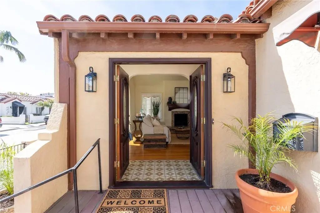 135 Siena Drive, Long Beach