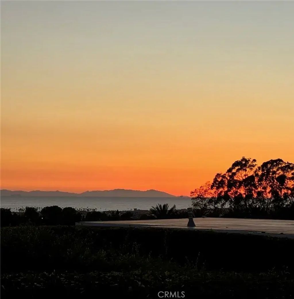 1251 Surfline Way, Corona Del Mar
