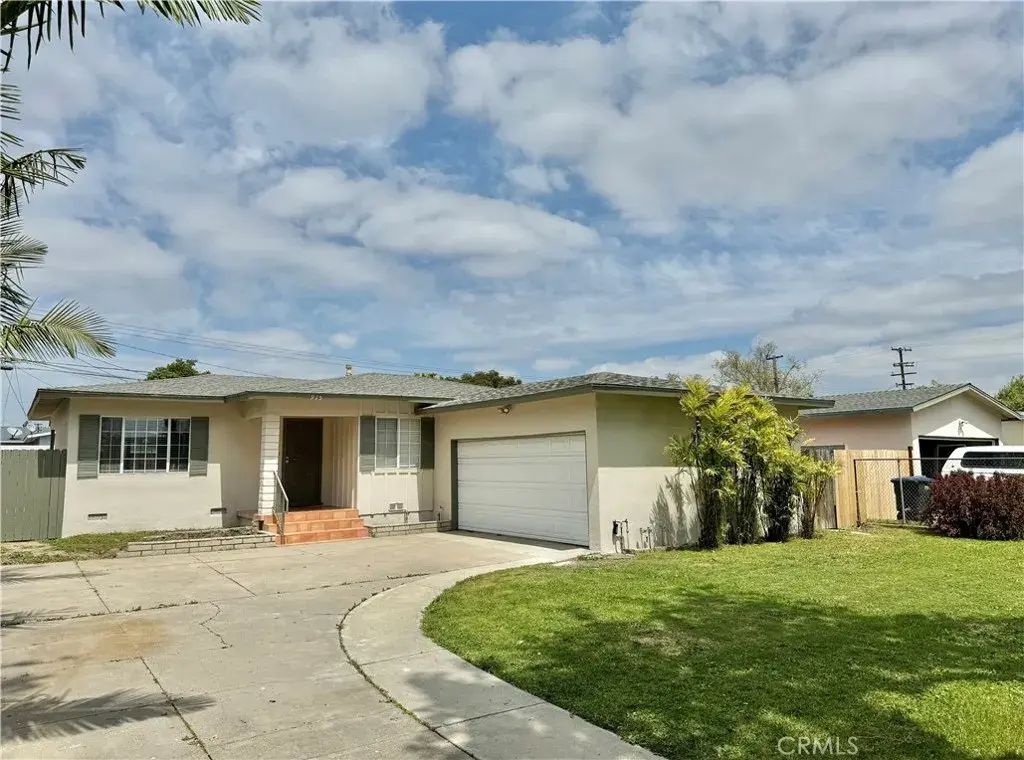 915 W Occidental Street, Santa Ana