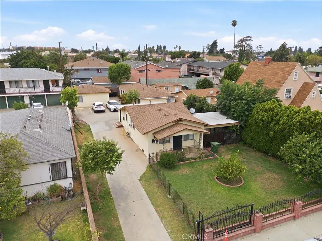 6133 Prospect Avenue, Maywood