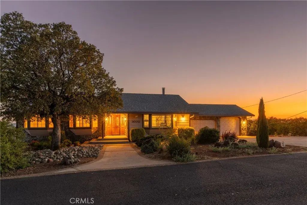 3070 Royal Meadow, Paradise