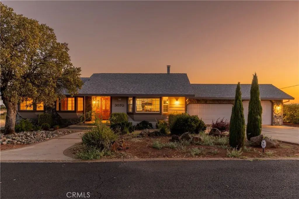 3070 Royal Meadow, Paradise