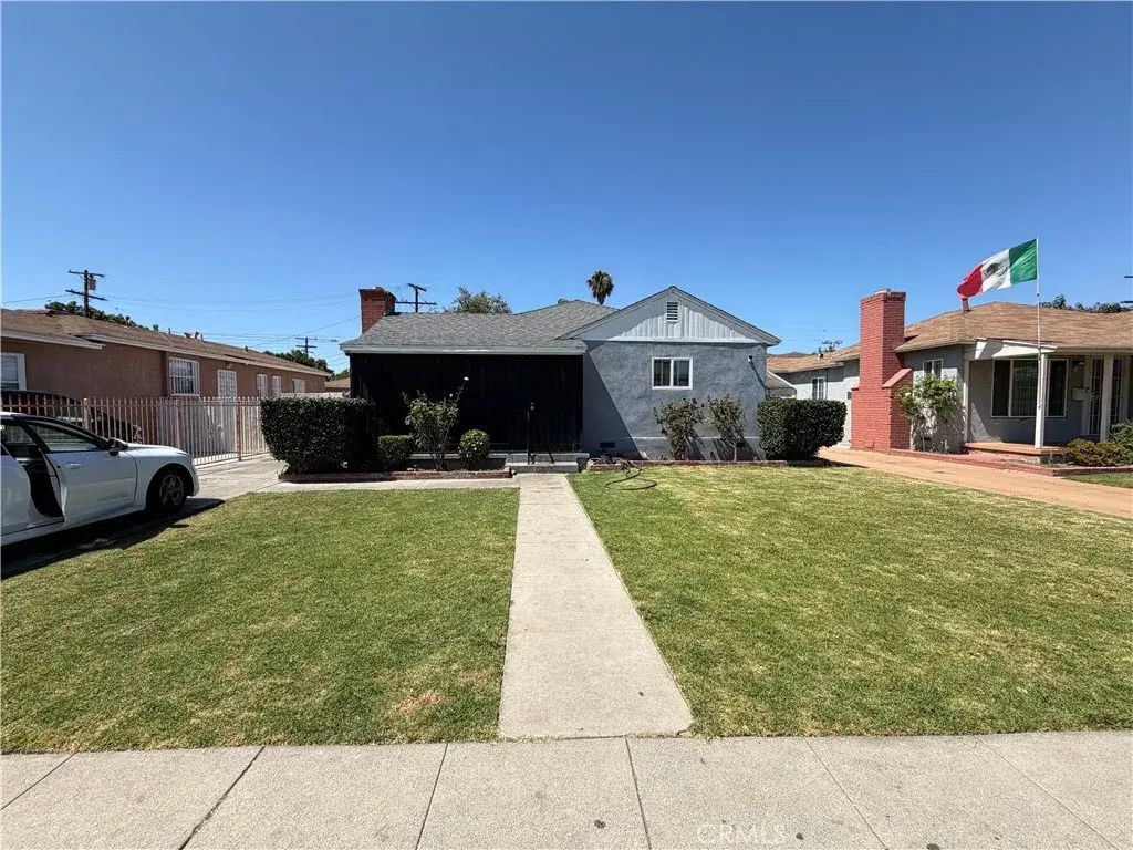 713 E Palmer, Compton