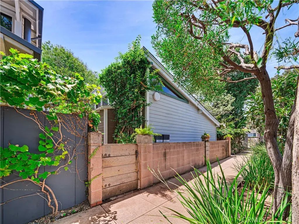 430 Altair, Los Angeles
