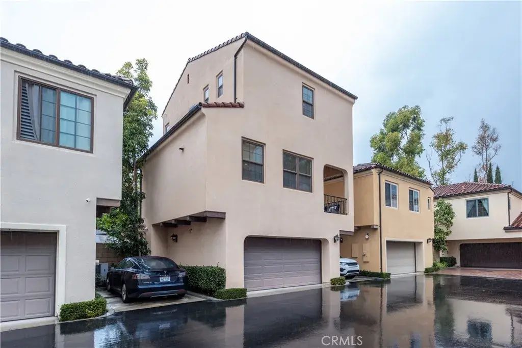 53 Strawberry, Irvine