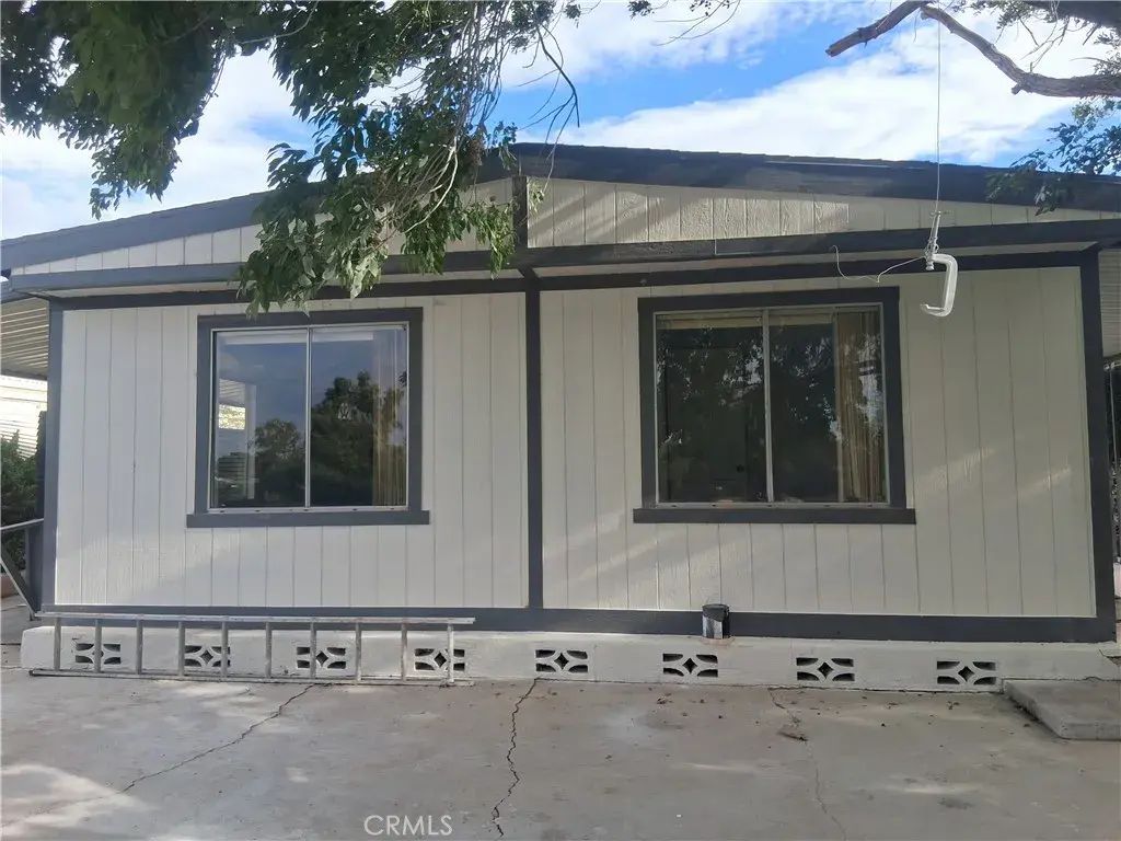 20683 Waalew B68, Apple Valley