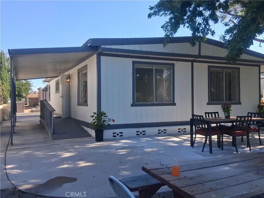 20683 Waalew B68, Apple Valley