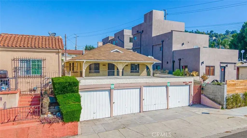 2677 Roseview, Los Angeles