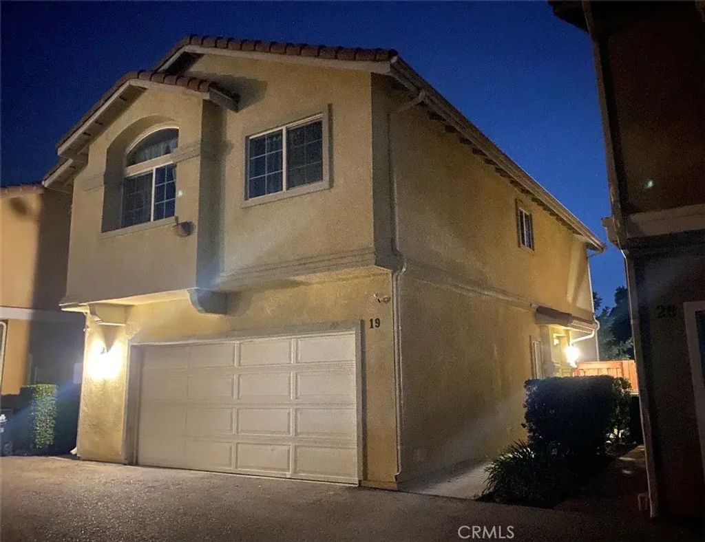13280 Dronfield Avenue 19, Sylmar