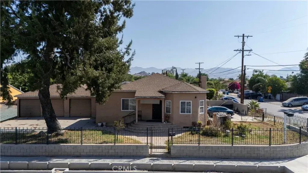 9934 Laurel Canyon Boulevard, Pacoima