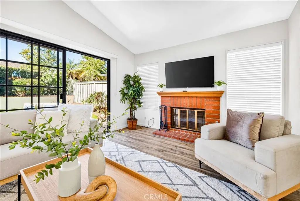 737 Congressional Road, Simi Valley