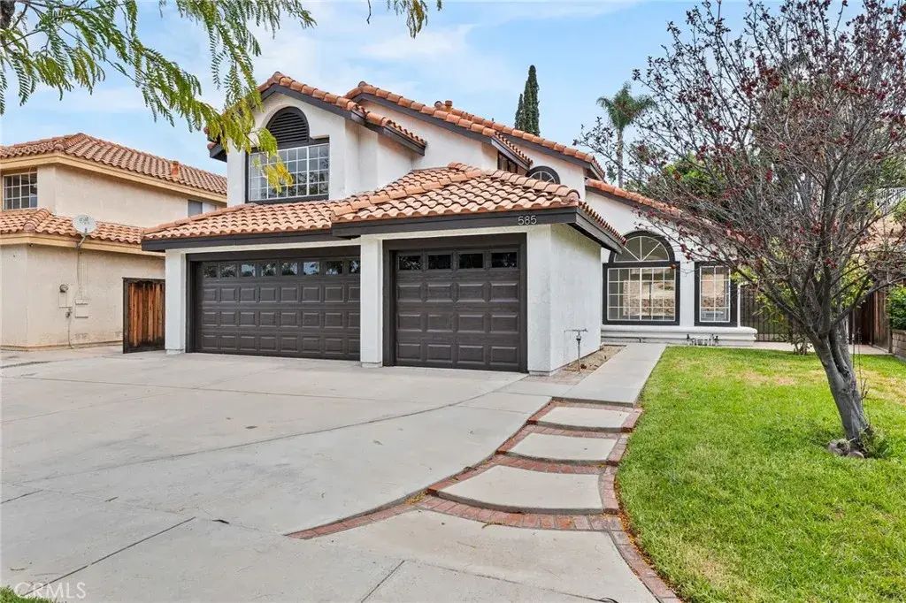 585 Hamilton Drive, Corona