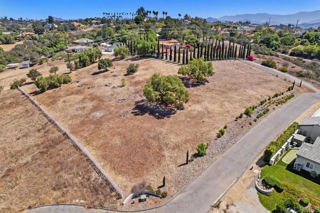 Linda Vista Terrace, Fallbrook