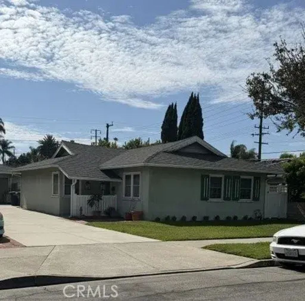 2243 Miner, Costa Mesa