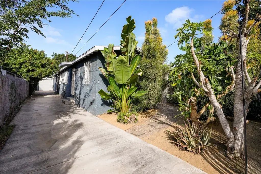 8917 Beach Street, Los Angeles