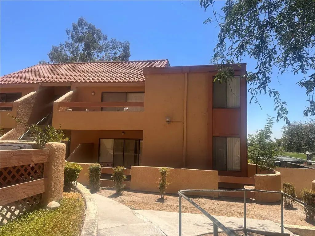 1440 W Edgehill Road 1, San Bernardino
