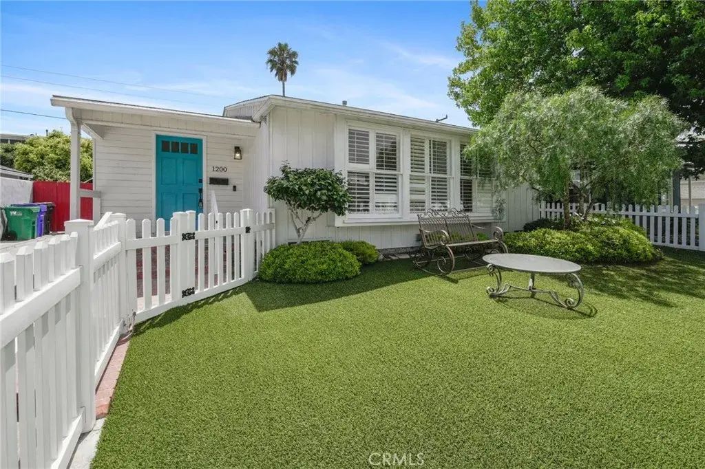 1200 Magnolia, Manhattan Beach