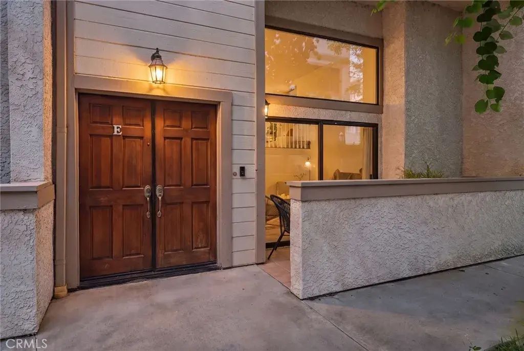 26120 Alizia Canyon Drive E, Calabasas