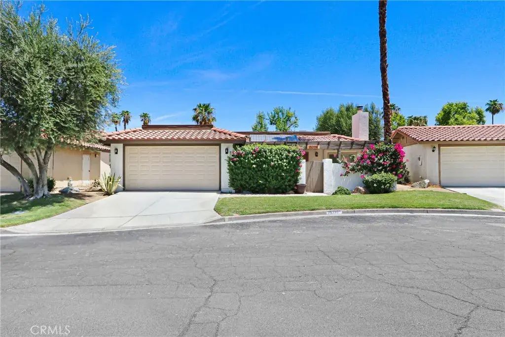 75220 Valencia, Palm Desert