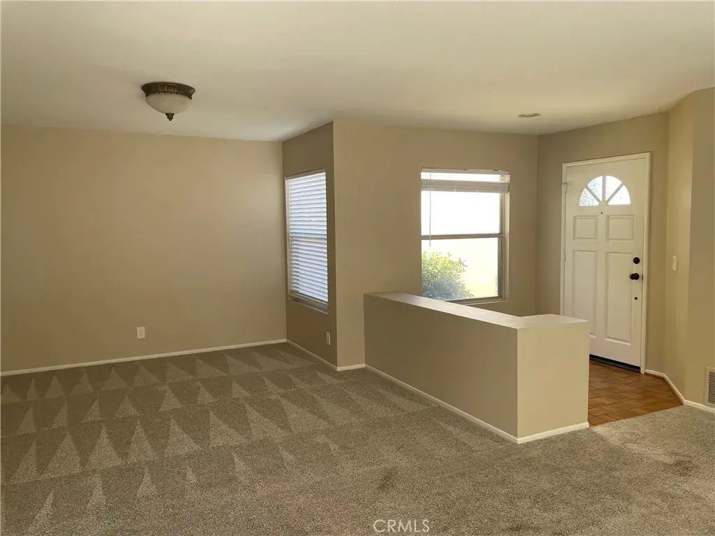 49 Finisterra, Irvine