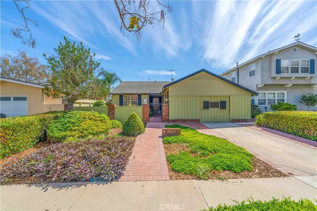 2433 Monogram, Long Beach