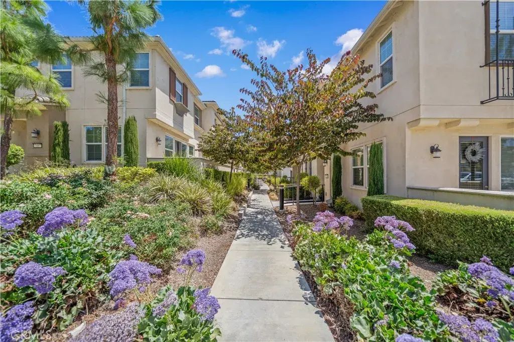 7109 Vernazza, Eastvale