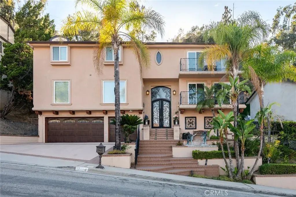 3435 Oakmont View Drive, Glendale