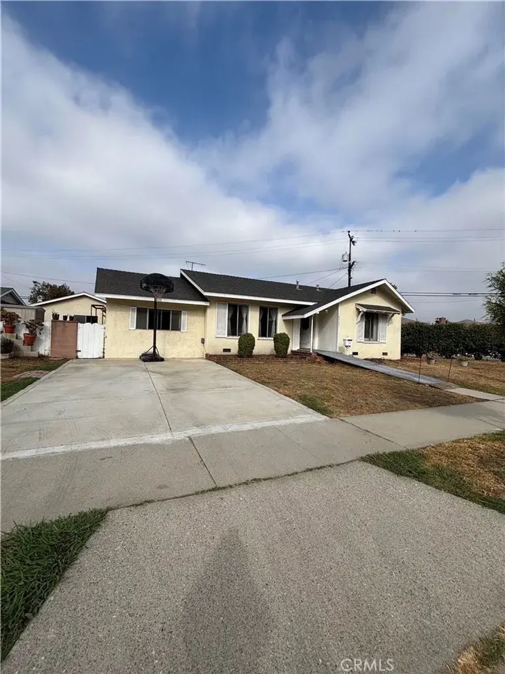 10523 Stonybrook, South Gate