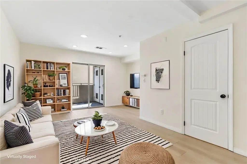 14618 Gilmore Street 16, Van Nuys