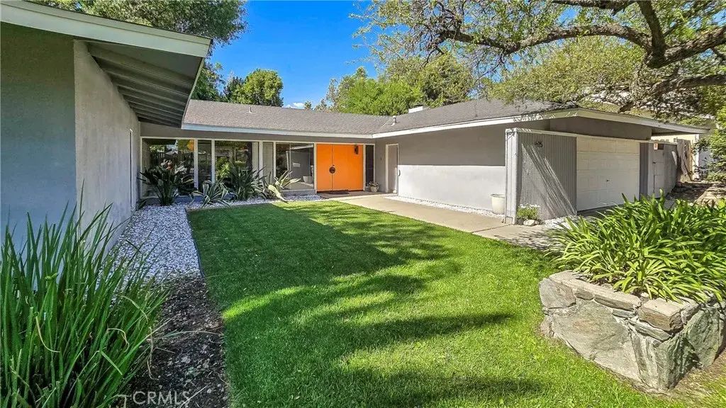 425 Bowling Green Drive, Claremont