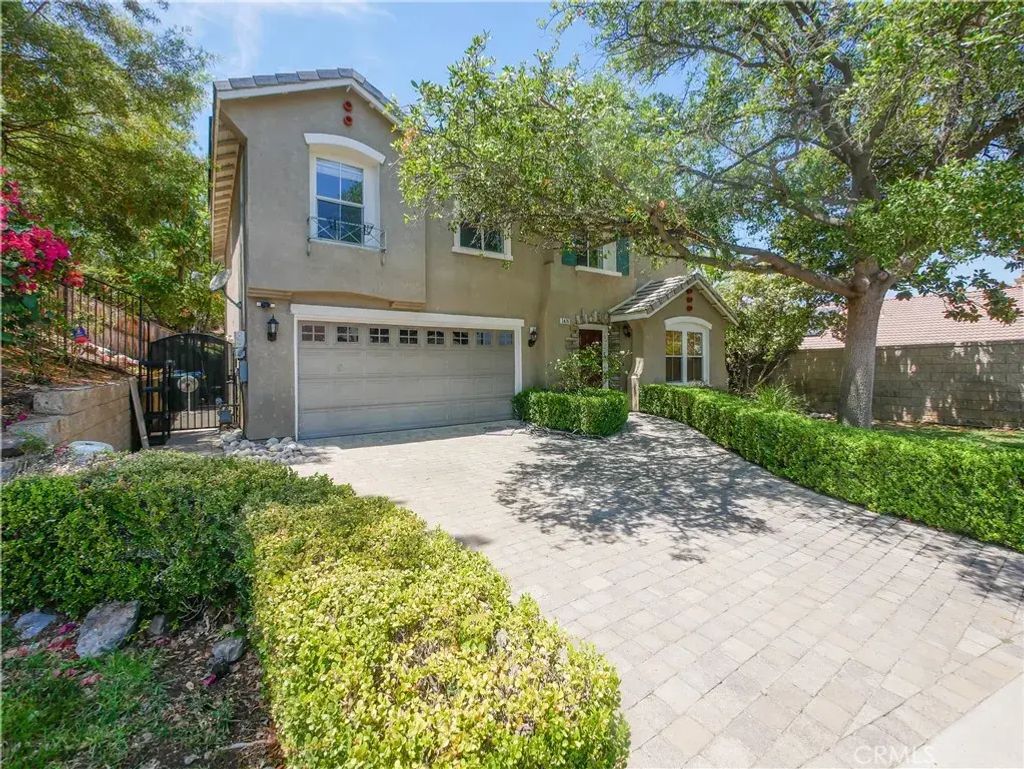 3476 Hawthorne, Corona