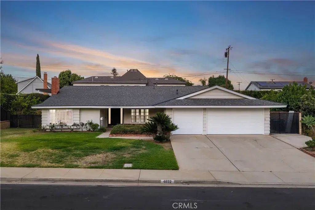 4832 Chamber, La Verne