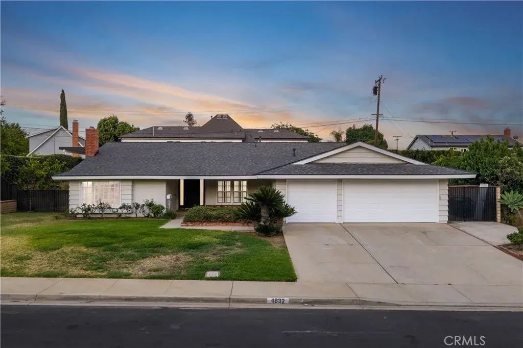 4832 Chamber, La Verne