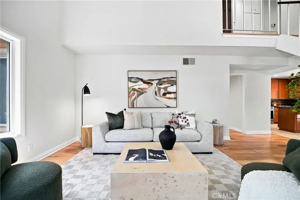 22719 Bassett Street, West Hills