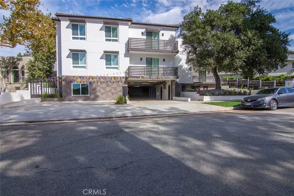 2225 Mira Vista Avenue 104, Montrose