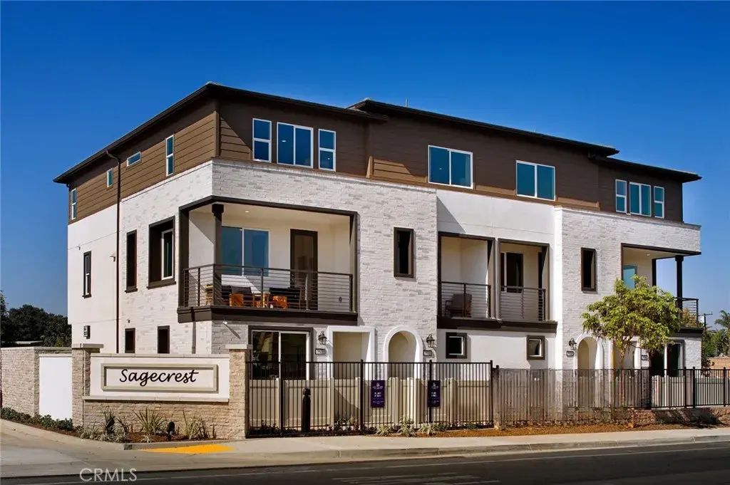 9552 Hannah Way, Riverside