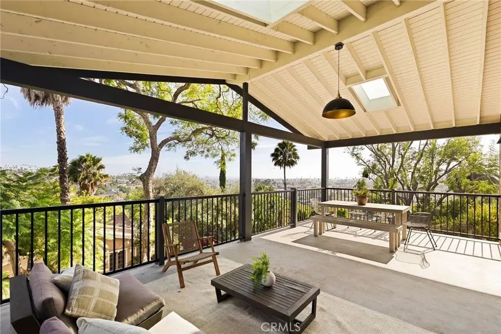 3926 Sunset Drive, Los Angeles