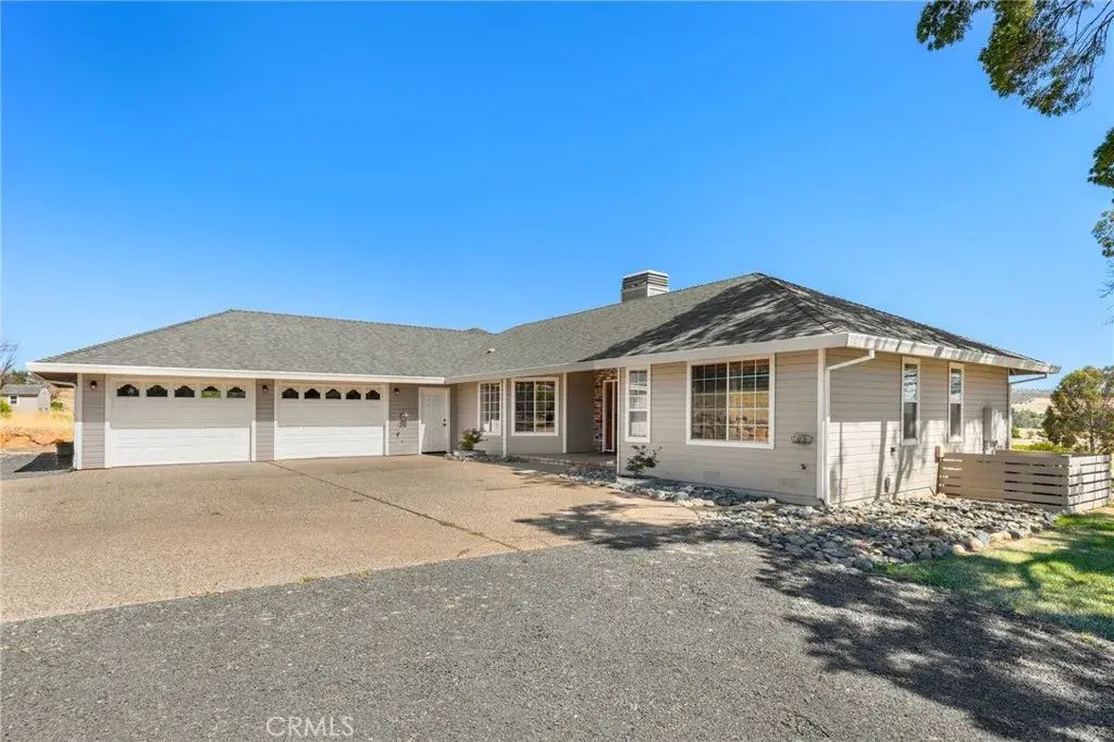 2554 Lake Hill Drive, Butte Valley