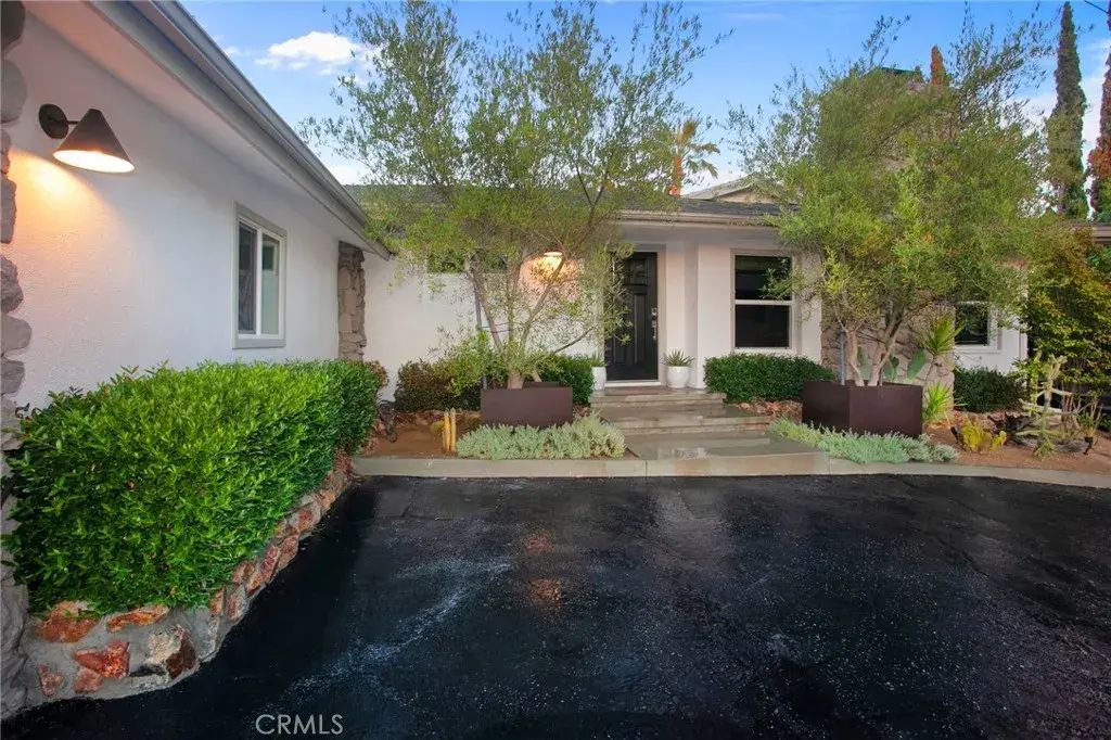 5117 Lubao Avenue, Woodland Hills