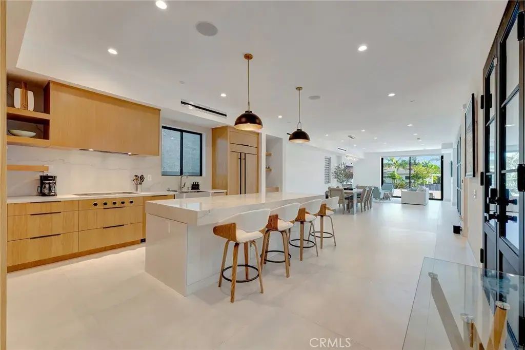 203 Indianapolis Avenue, Huntington Beach