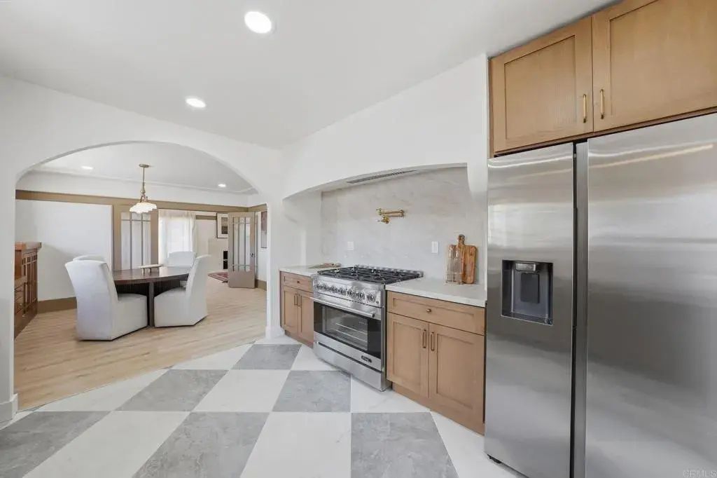 3594 31st Street, 