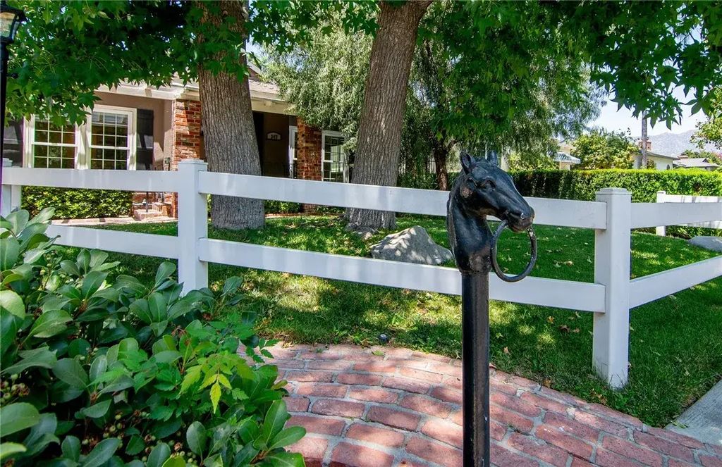 347 W Spazier Avenue, Burbank