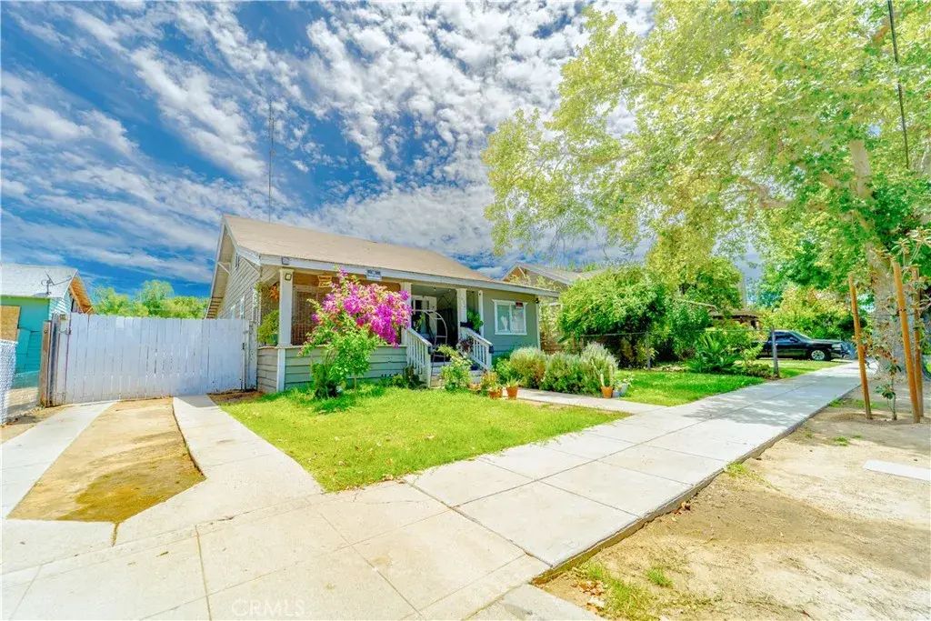 632 N College, Fresno
