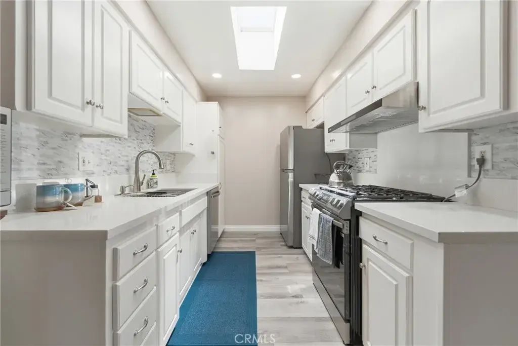 11138 Aqua Vista 29, Studio City